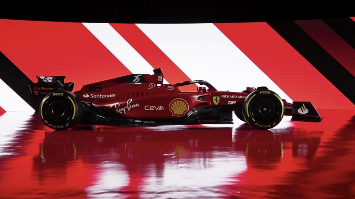 F1: Itt az új, vérvörös, agresszív külsejű Ferrari 2