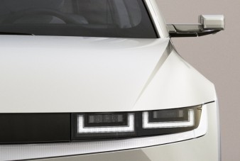 Eldobja külső tükreit a Hyundai villany-crossovere