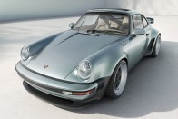 Feladja elveit a világ legismertebb Porsche-átépítője 37