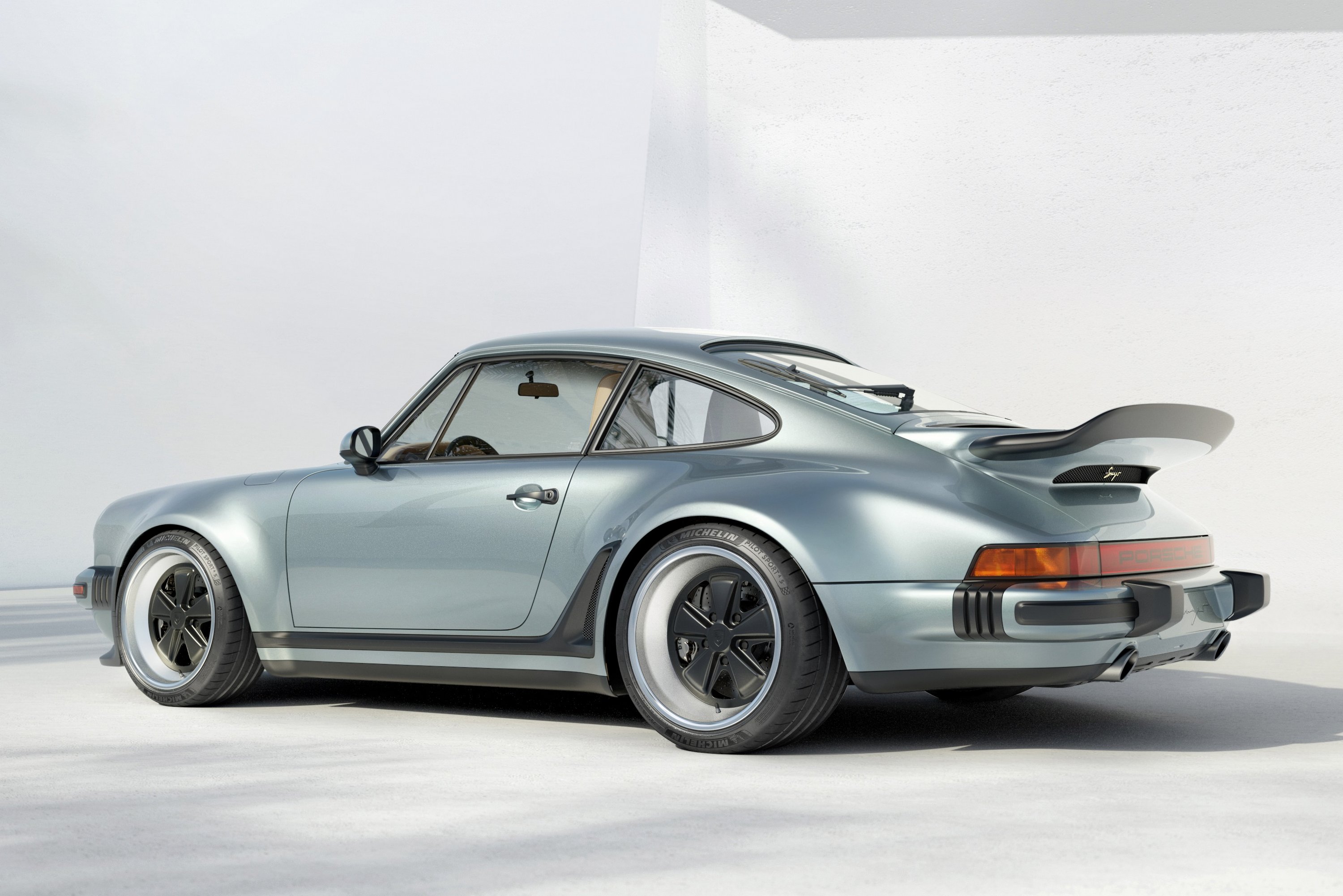 Feladja elveit a világ legismertebb Porsche-átépítője 20