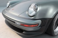 Feladja elveit a világ legismertebb Porsche-átépítője 28
