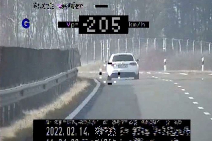 200-nál is többel hajtott, drága fotó készült róla 1 | Vezess 200-nál is többel hajtott, drága fotó készült róla 1