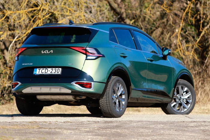 Baromi jól néz ki az új Kia, de takarékos is? 18 | Vezess Baromi jól néz ki az új Kia, de takarékos is? 18