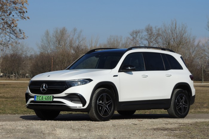 Kipróbáltuk az első magyar villanyautót, a Mercedes EQB-t 45 Kipróbáltuk az első magyar villanyautót, a Mercedes EQB-t 45