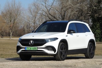 Kipróbáltuk az első magyar villanyautót, a Mercedes EQB-t