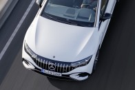 Újabb elektromos sportszedánt mutatott be a Mercedes-AMG 52