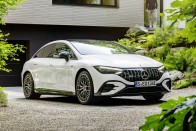 Újabb elektromos sportszedánt mutatott be a Mercedes-AMG 57