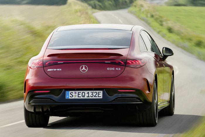 Újabb elektromos sportszedánt mutatott be a Mercedes-AMG 70 Újabb elektromos sportszedánt mutatott be a Mercedes-AMG 70