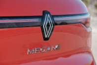 Menő villanyautóvá változott az új Renault Mégane 59