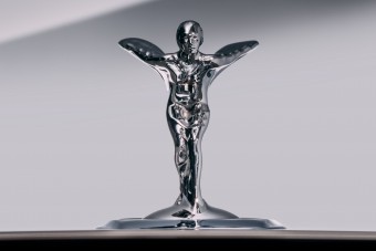 Megújul Emily, a Rolls-Royce orrdísze