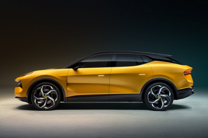 Magyar nevet kapott az év legizgalmasabb luxusautója 8