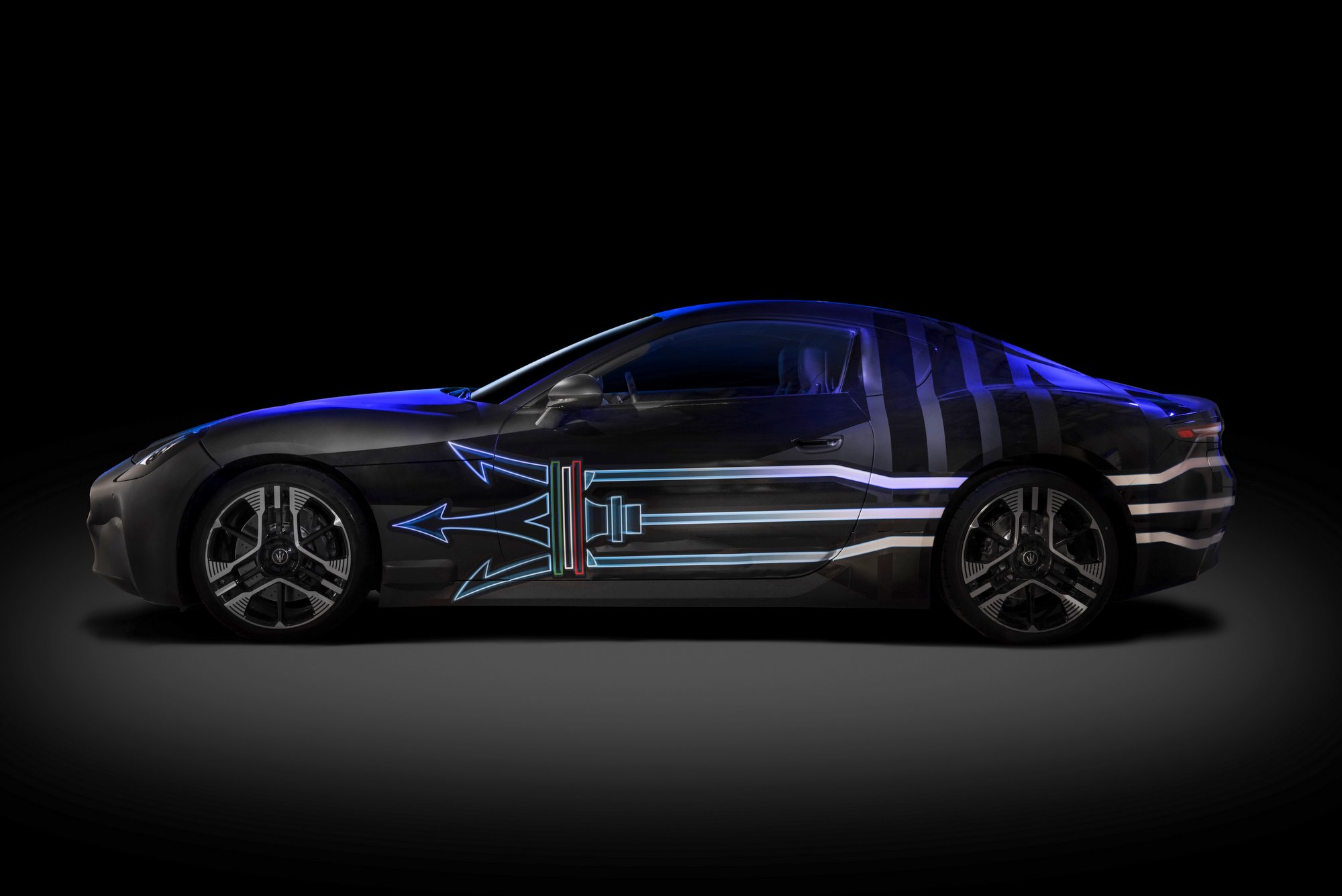 Már jövőre jönnek az elektromos Maseratik 5