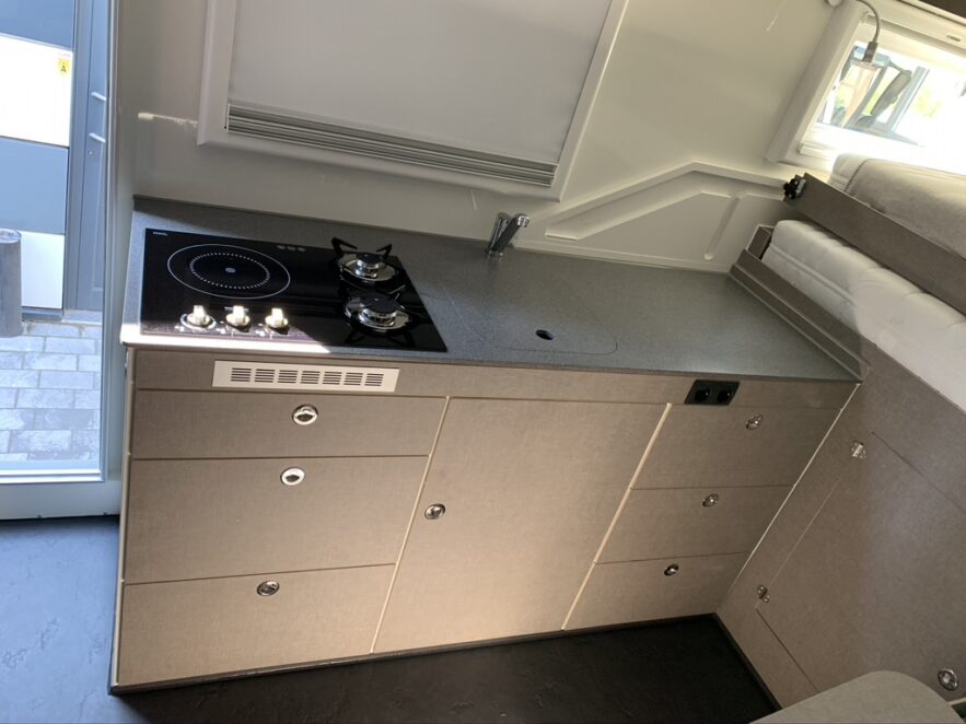 Valódi lakóautó valódi felfedezőknek a nehéz időkre 3