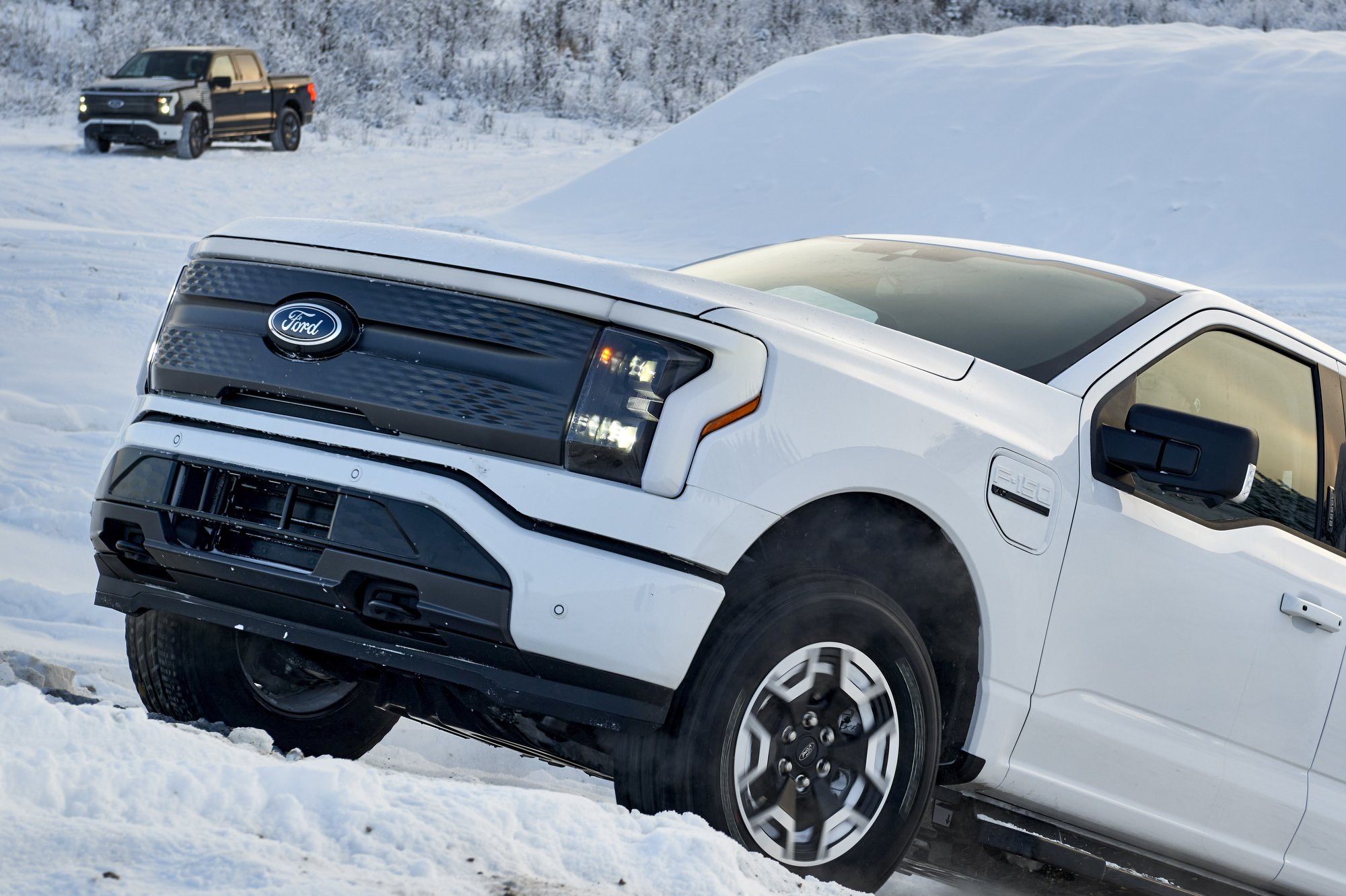 A sarkvidéki hideg sem állítja meg a Ford villany-pickupját 6
