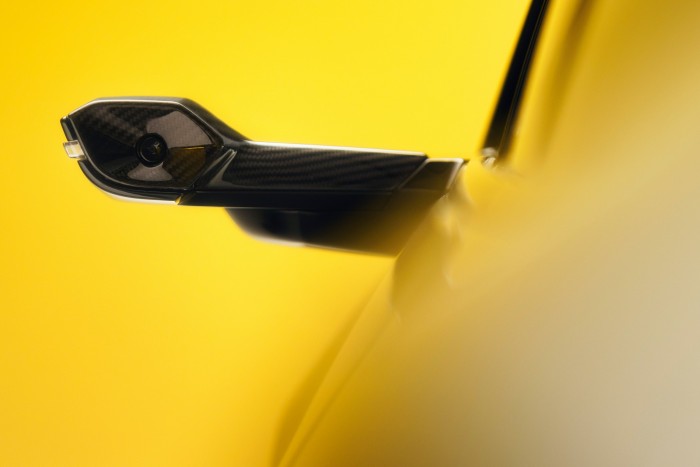 Magyar nevet kapott az év legizgalmasabb luxusautója 11