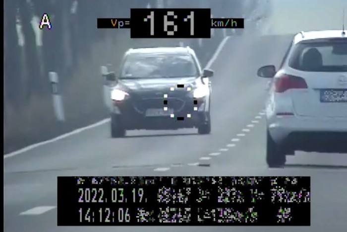 Két drága fotót is készített a traffipax a 22-es főúton 1