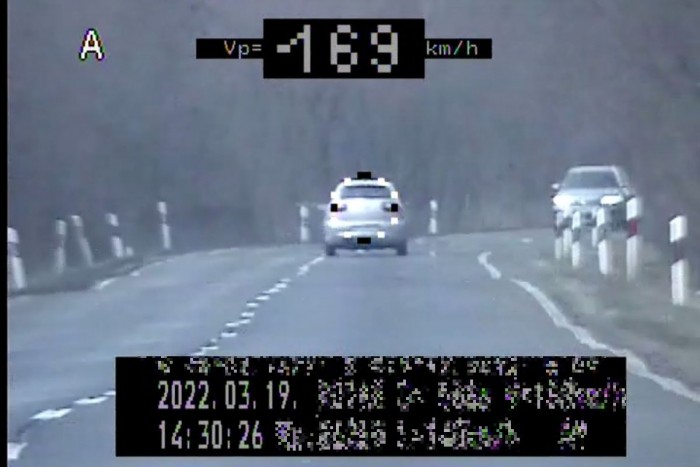 Két drága fotót is készített a traffipax a 22-es főúton 2 | Vezess Két drága fotót is készített a traffipax a 22-es főúton 2