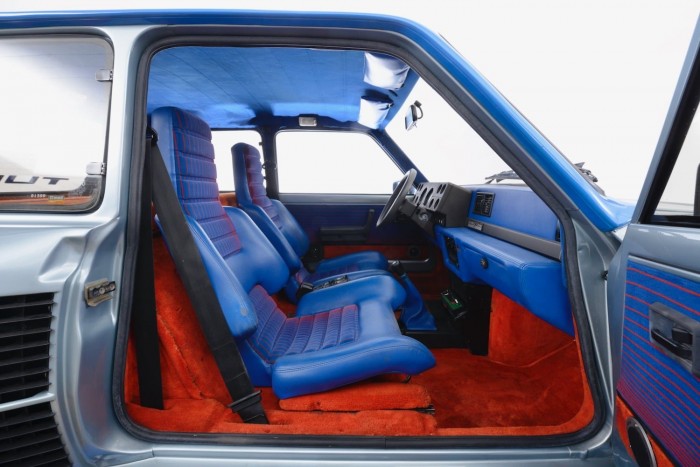 Ma már 50 millió felett adják a 80-as évek legizgalmasabb francia autóját 4