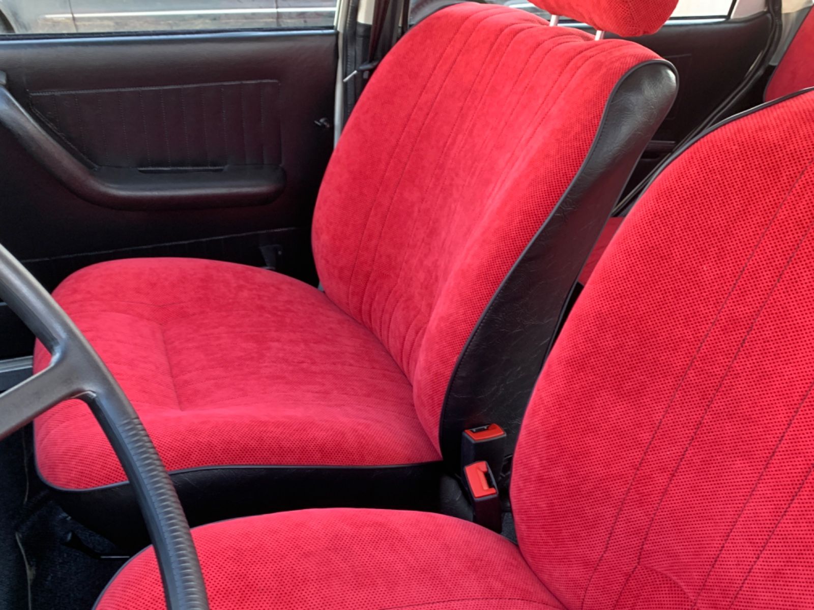 3,4 millióba kerül az időgép, ami elrepít Romániába, a nyolcvanas évekbe 4