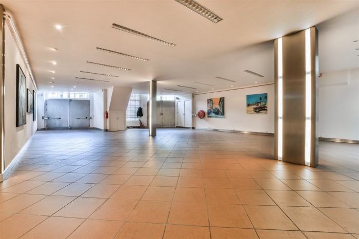 Három emelet, hatalmas garázs, hárommilliárdos ár 4