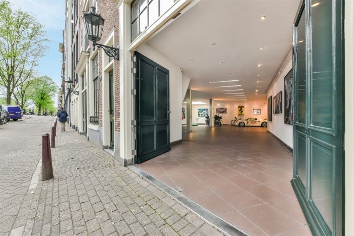 Három emelet, hatalmas garázs, hárommilliárdos ár 2