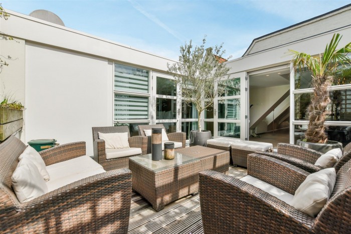 Három emelet, hatalmas garázs, hárommilliárdos ár 6