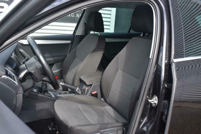 Tessék, itt egy modern, új autó, ami röhögve elment félmillió kilométert 5