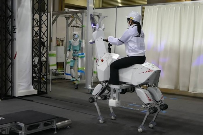 A Kawasaki táncoló robotkecskéjére nem voltunk felkészülve