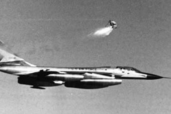 Medvét katapultáltak egy amerikai bombázóból, és ez nem vicc