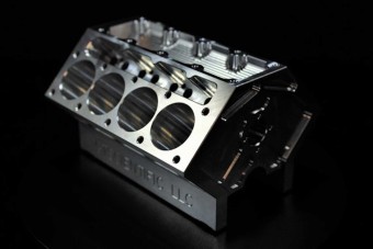 Ez a V8-as motor a tenyereden is elfér