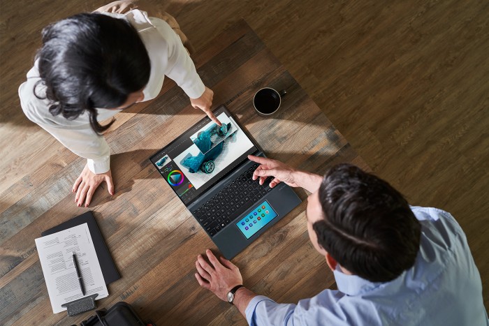 Az OLED kijelzős ASUS laptopokkal élmény a tartalomfogyasztás (x) 2