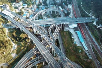 Ebben a komplex kínai csomópontban még a navigáció is sikítana