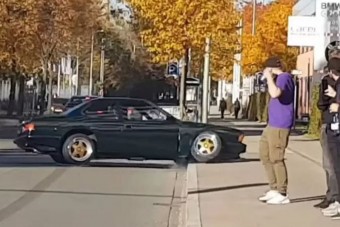 Könnyek szöktek a szemünkbe, ahogy a suta tulaj kivégezte ezt a BMW-t