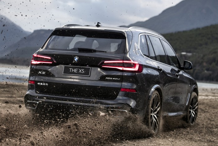 Már nyújtott tengelytávval is kapható BMW X5 6