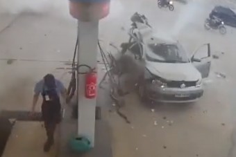 Tankolás közben robbantotta ripityára az autót a gáz 