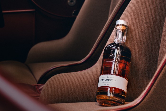 Whiskyt készít a Forma-1-es világbajnok