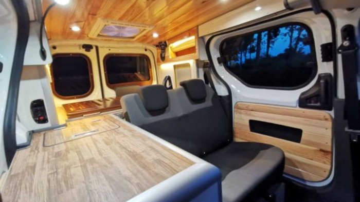 Ez a profi lakókapszula élhető teret varázsol egy Daciába 3