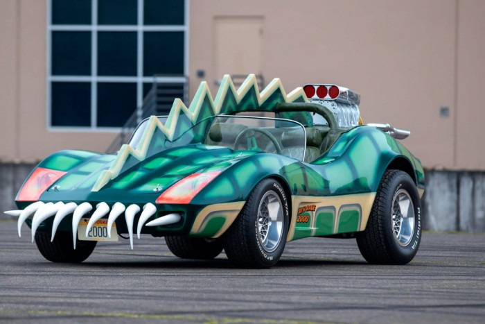 20 milliót is érhet a kultfilmes szörnyautó