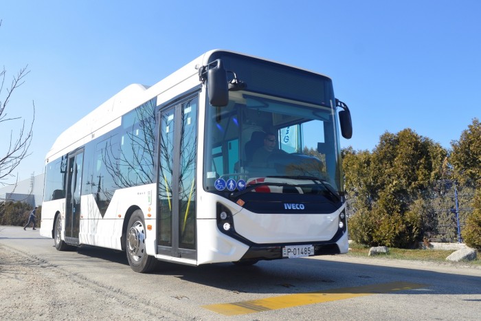 Ezt a midibuszt próbálhatják ki most a magyarok