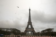 Veszélyben az Eiffel-torony, rohad a látványosság 1