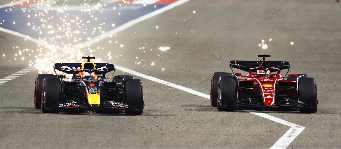 Kettős Ferrari-győzelem az F1-es szezonnyitón, dráma a Red Bullnál