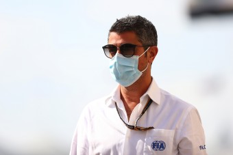 F1: Mentőövet dobnak a menesztett versenyigazgatónak 