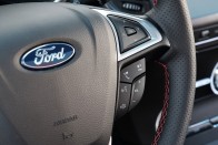 Lehet valami takarékos benzinmotorral is? Teszten a Ford S-Max Hybrid 82