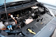 Lehet valami takarékos benzinmotorral is? Teszten a Ford S-Max Hybrid 109