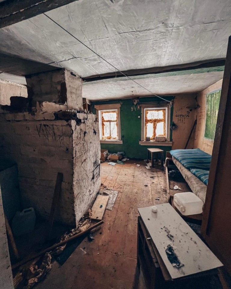 Különleges elhagyott tündérkunyhót fotóztak az orosz vidéken 4