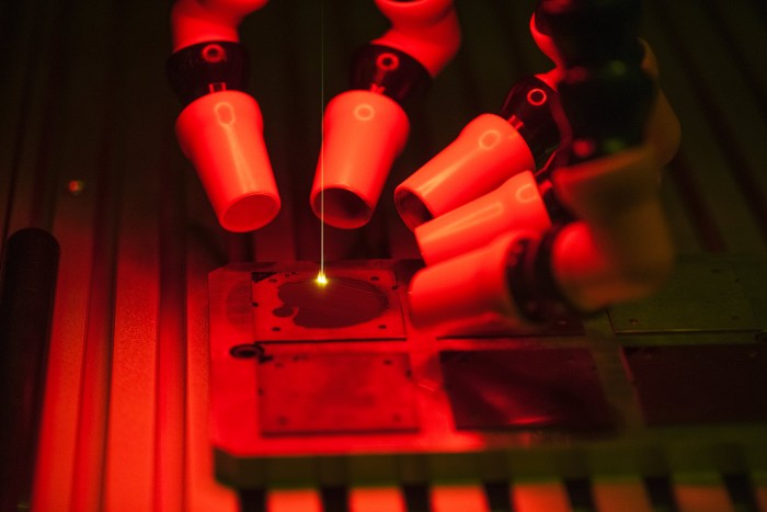 Ennél vékonyabb órát még nem látott a világ 4