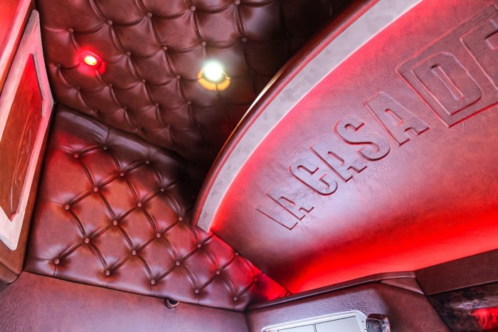 Különleges nyergest faragtak ebből az Iveco S-Way-ből 3