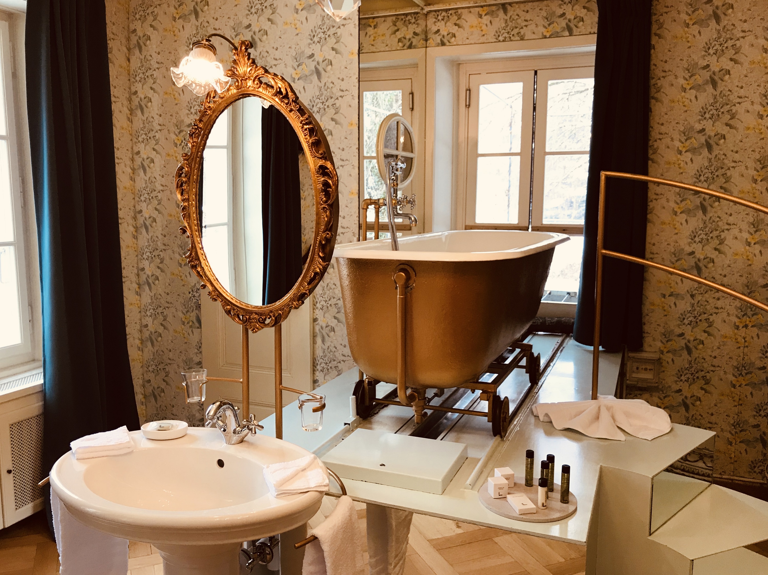 Síneken guruló aranykáddal vár ez a svájci hotel 1