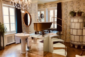 Síneken guruló aranykáddal vár ez a svájci hotel