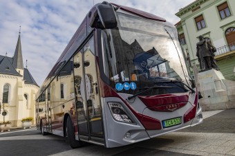 Csak elektromos buszok fognak közlekedni ebben a magyar városban